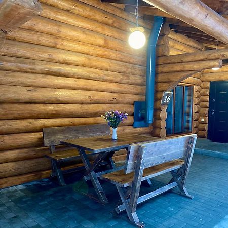 Resort Stariy Prud Pylypovychi Exteriör bild