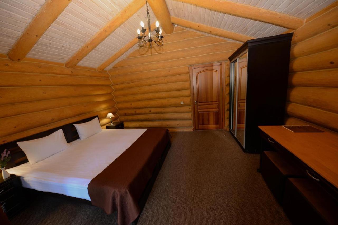 Resort Stariy Prud Pylypovychi Exteriör bild