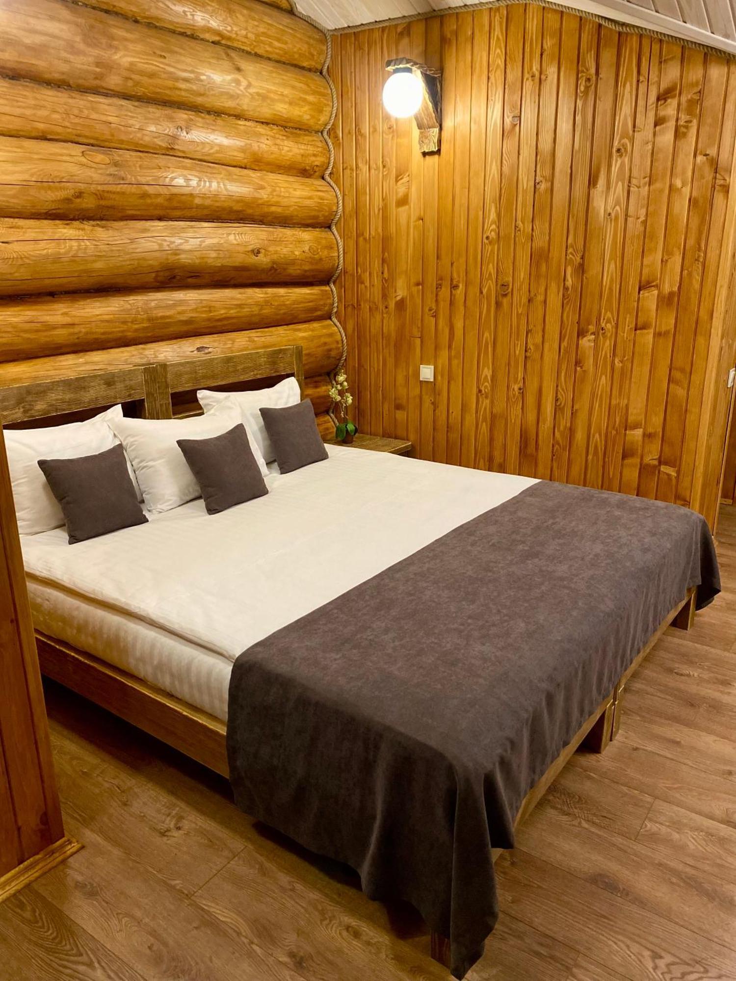 Resort Stariy Prud Pylypovychi Exteriör bild
