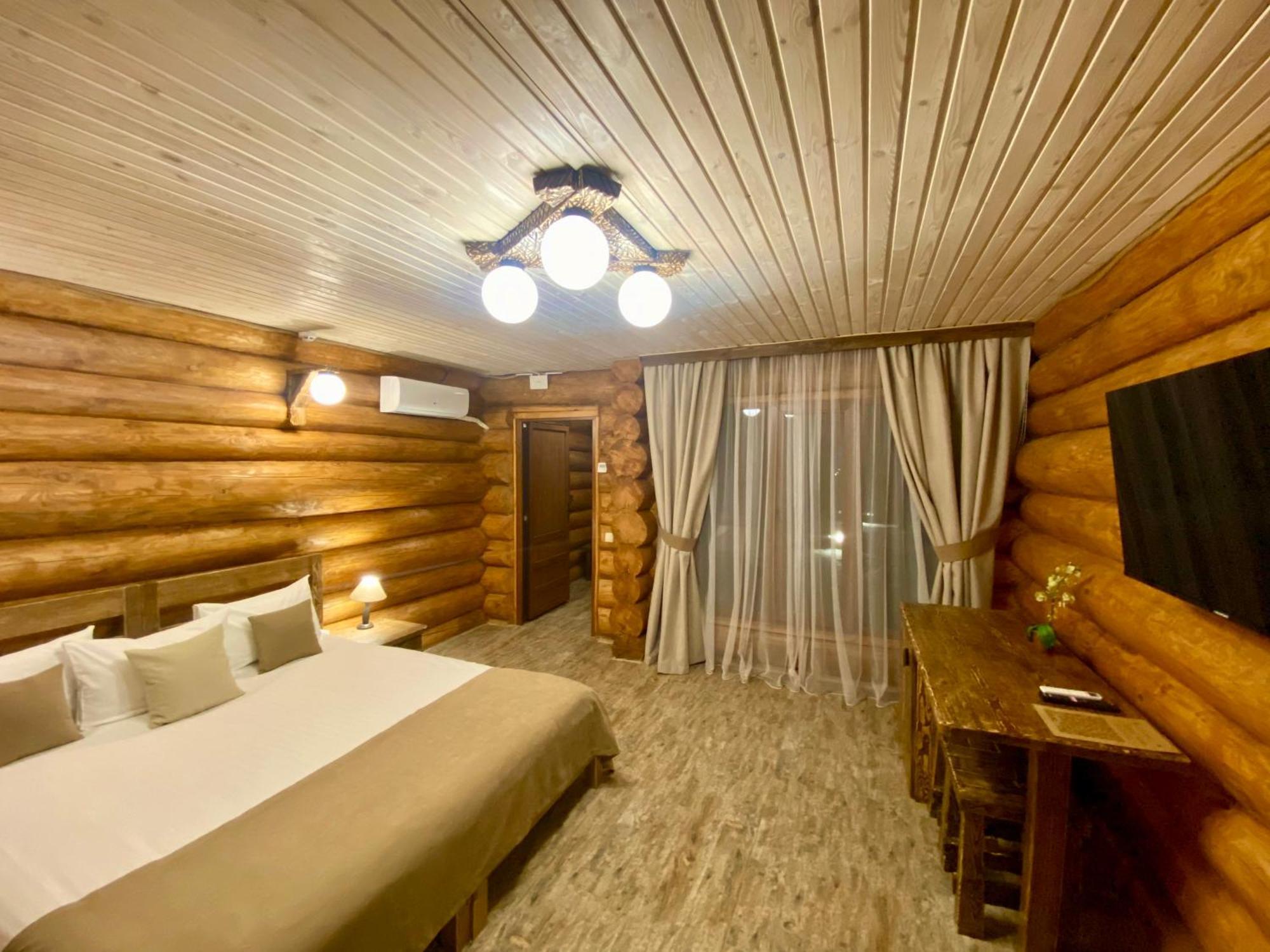 Resort Stariy Prud Pylypovychi Exteriör bild