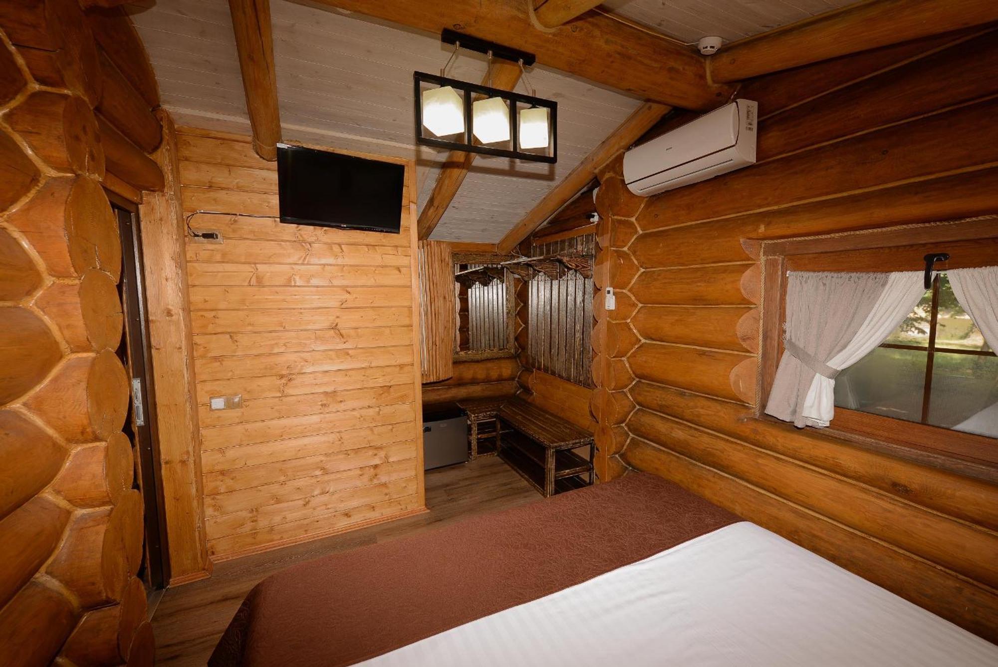 Resort Stariy Prud Pylypovychi Exteriör bild