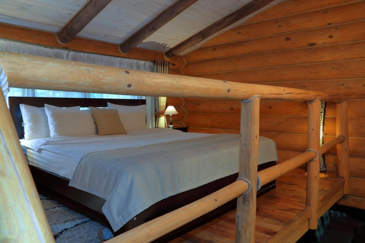 Resort Stariy Prud Pylypovychi Exteriör bild